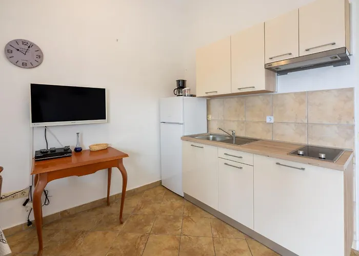 Lana R. * Crikvenica