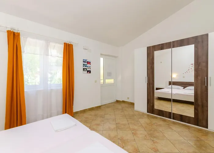 Διαμέρισμα Lana R.